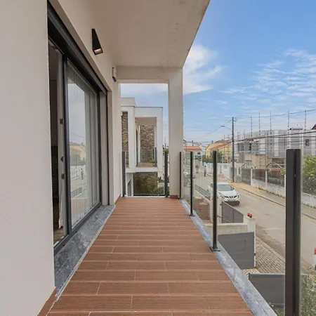 别墅 Spacious 4 Bed With Private Pool