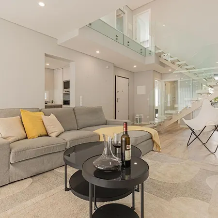 Spacious 4 Bed With Private Pool 别墅