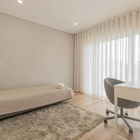 Spacious 4 Bed With Private Pool 别墅 费尔南费罗