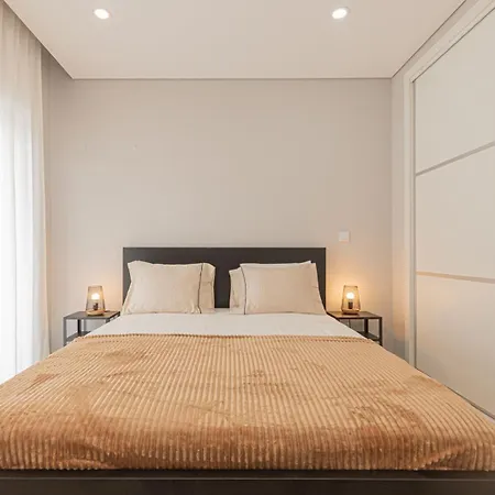 Spacious 4 Bed With Private Pool 费尔南费罗