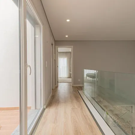 Spacious 4 Bed With Private Pool * 费尔南费罗
