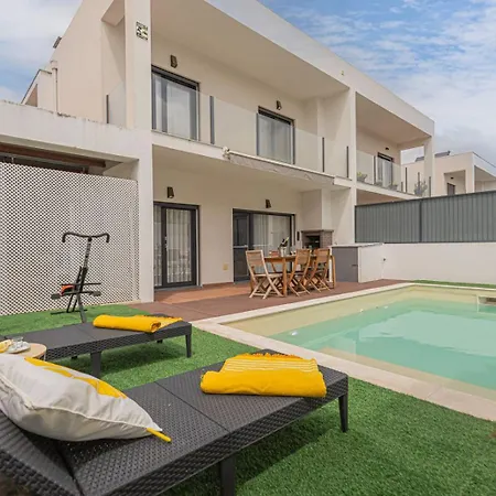 别墅 Spacious 4 Bed With Private Pool *