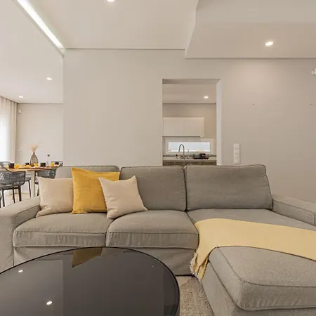 Spacious 4 Bed With Private Pool פרנאו פרו
