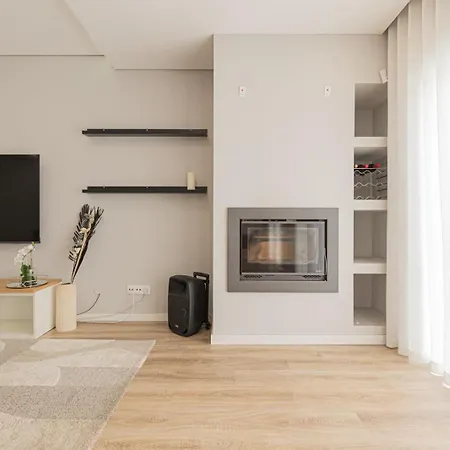 Spacious 4 Bed With Private Pool וילה